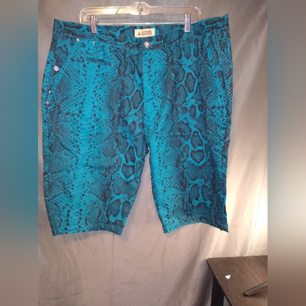 Men's "snakeskin" athletic Access golf shorts